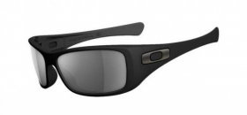 Oakley Sonnenbrille Hijinx OO 9021 12 929 Gr��e 64 in der Farbe matte black - matt schwarz Pol. - Oakley Hijinx OO 9021 12 929  Die sportliche und zugleich moderne Sonnenbrille Hijinx von Oakley in der Farbe matte black - matt schwarz ist f�r jede Gelegenheit geeignet, egal ob ...