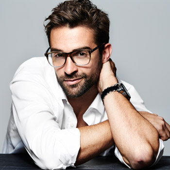Mann mit Brille